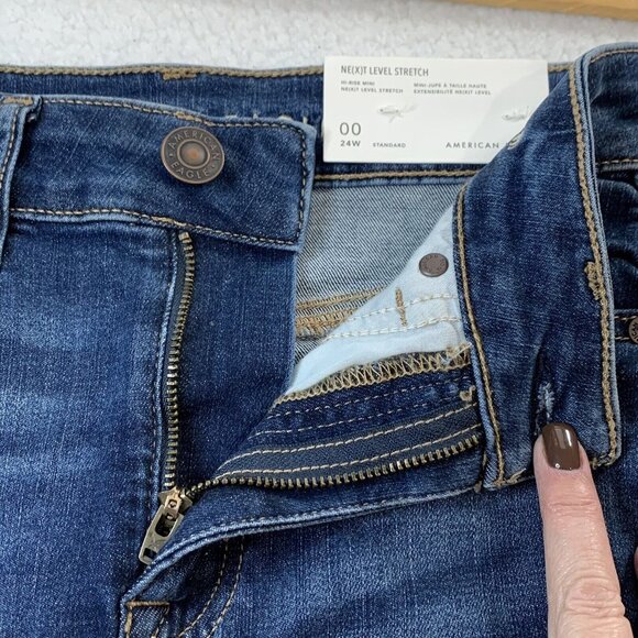 NTW American Eagle Y2K Distressed Denim High Rise Mini Skirt Size 24 Blue $45 - Picture 3 of 10